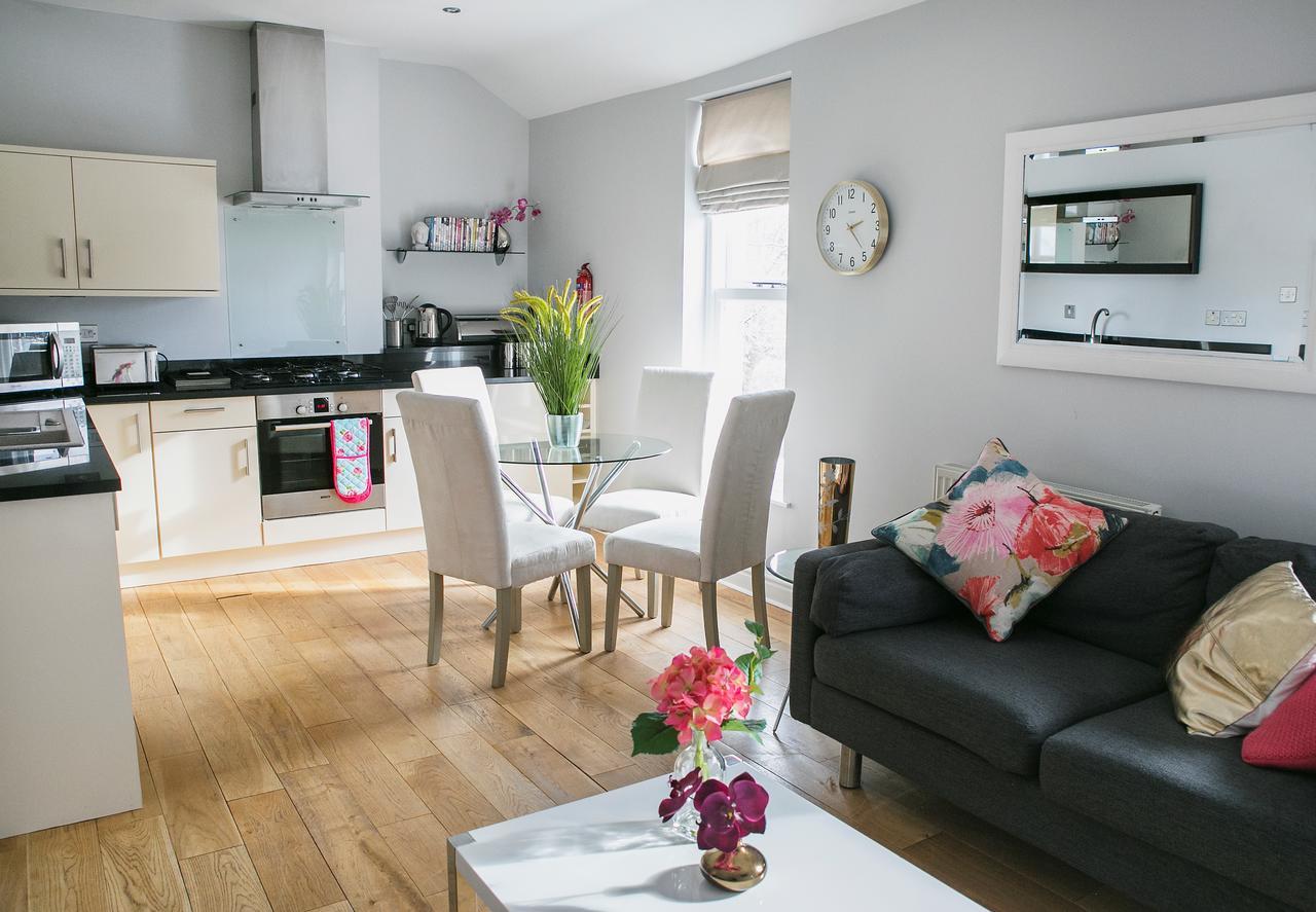 The Green House Classic 2 Bedroom Apartment ハロゲート エクステリア 写真