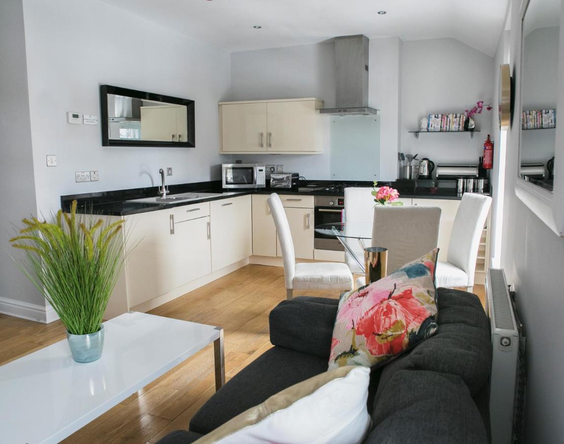 The Green House Classic 2 Bedroom Apartment ハロゲート エクステリア 写真